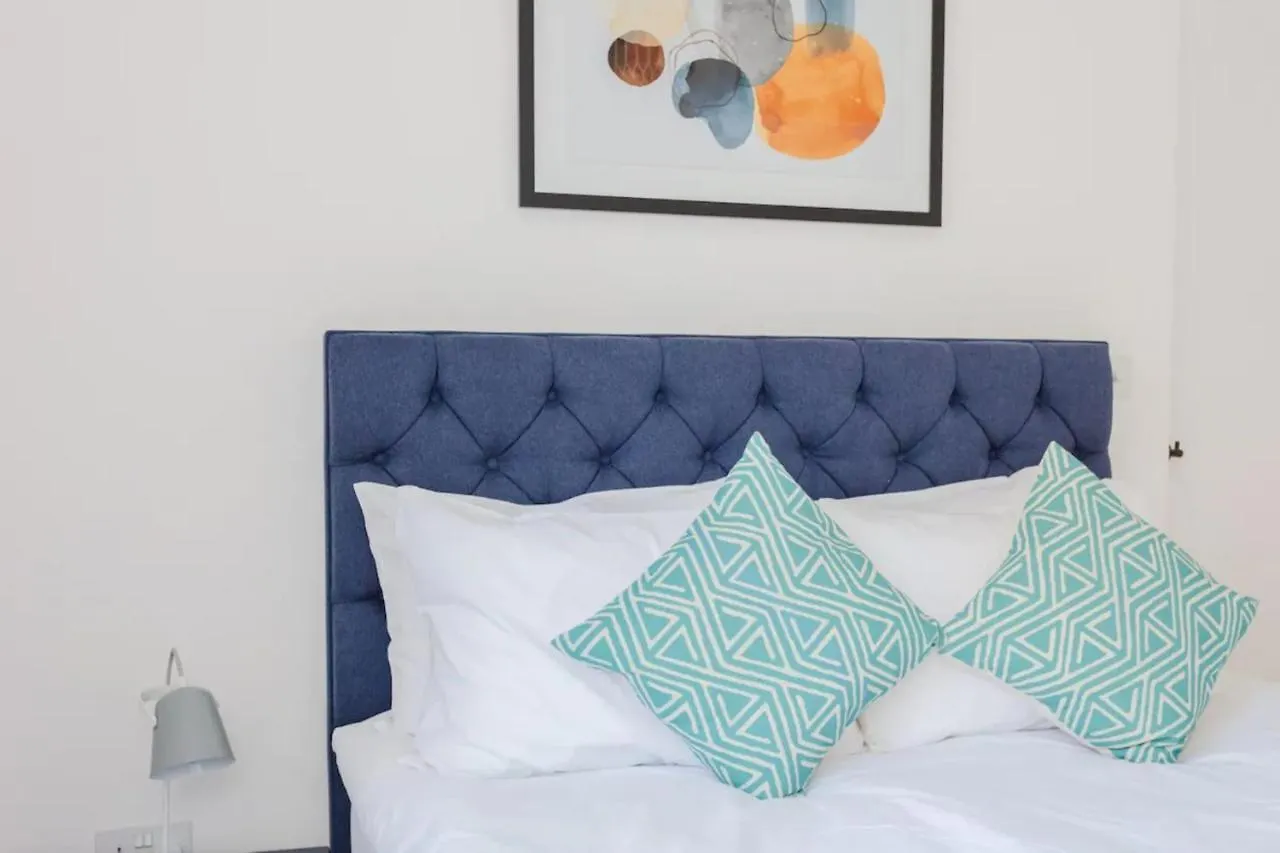 Luxury 2 Bedroom Garden Flat - Hackney London