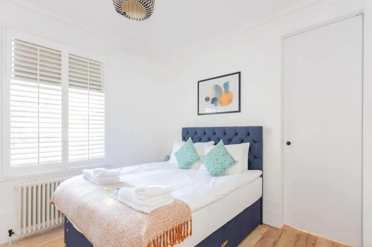 Luxury 2 Bedroom Garden Flat - Hackney London